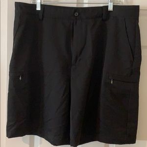 Men’s golf shorts